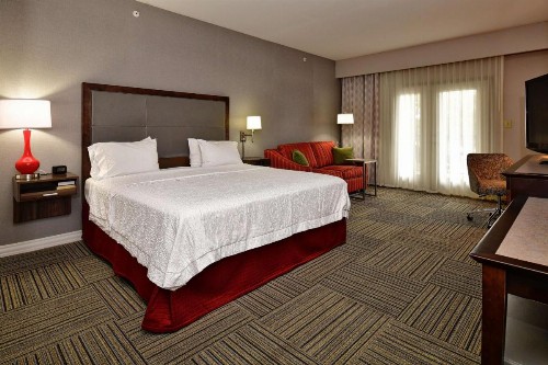 Hampton Inn & Suites Fredericksburg - image 25