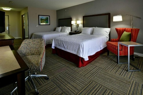 Hampton Inn & Suites Fredericksburg - image 27