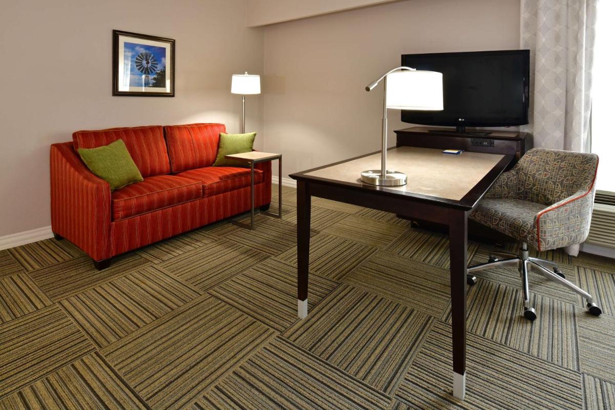 Hampton Inn & Suites Fredericksburg - image 7