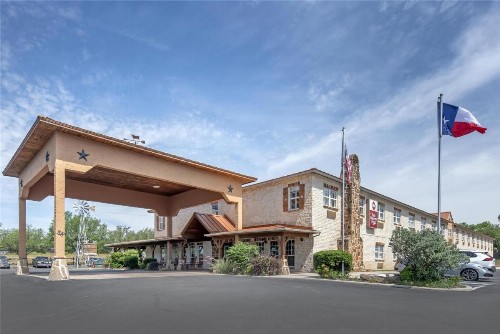 Best Western Plus Fredericksburg - image 1