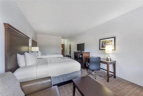 Best Western Plus Fredericksburg - image 14