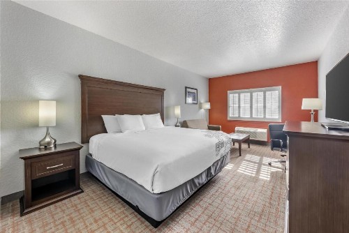 Best Western Plus Fredericksburg - image 16