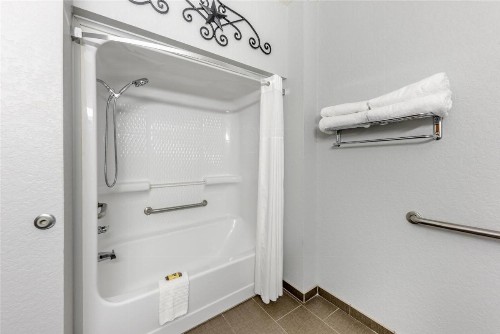 Best Western Plus Fredericksburg - image 23