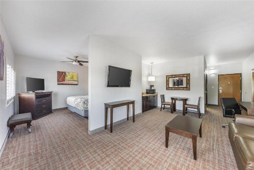 Best Western Plus Fredericksburg - image 6