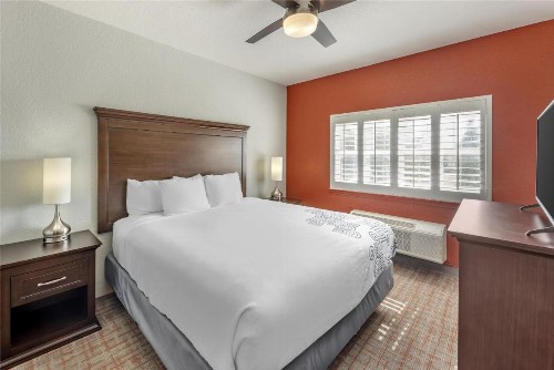 Best Western Plus Fredericksburg - image 9