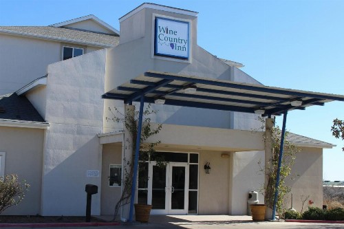 Wine Country Inn - image 13