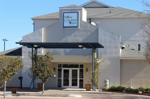 Wine Country Inn - image 3