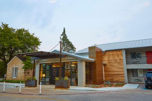 Fredericksburg Inn and Suites - image 20