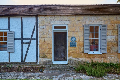 Fredericksburg Inn and Suites - image 24