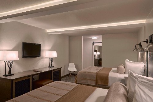 Fredericksburg Inn and Suites - image 32