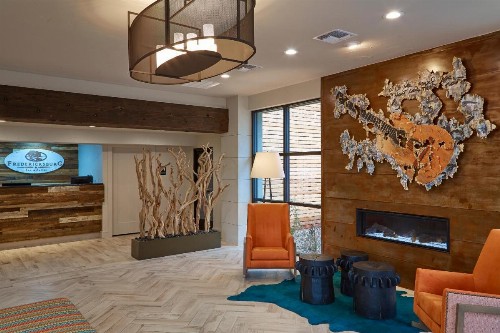 Fredericksburg Inn and Suites - image 6