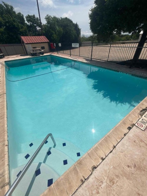 Super 8 by Wyndham Fredericksburg - image 9