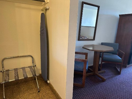 Windcrest Inn and Suites - image 19