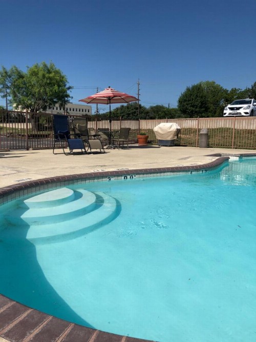 Windcrest Inn and Suites - image 22