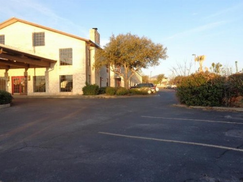 Windcrest Inn and Suites - image 33
