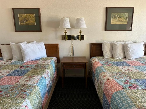 Windcrest Inn and Suites - image 35
