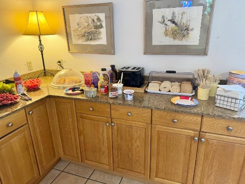Windcrest Inn and Suites - image 41
