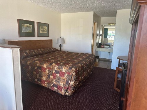 Windcrest Inn and Suites - image 42