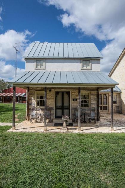 Full Moon Inn - image 12