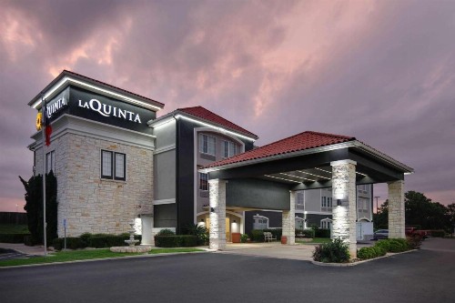 La Quinta by Wyndham Fredericksburg - image 5