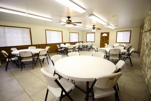 Peach Tree Inn & Suites - image 14