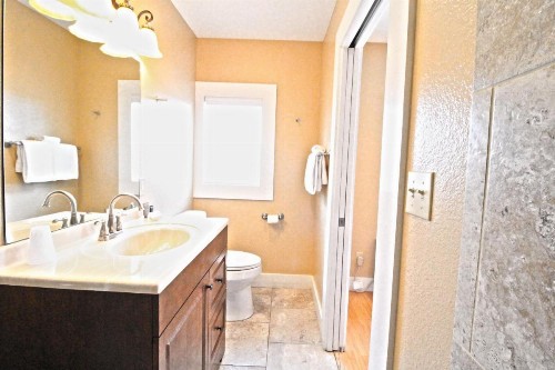 Peach Tree Inn & Suites - image 16