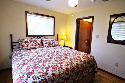 Peach Tree Inn & Suites - image 24