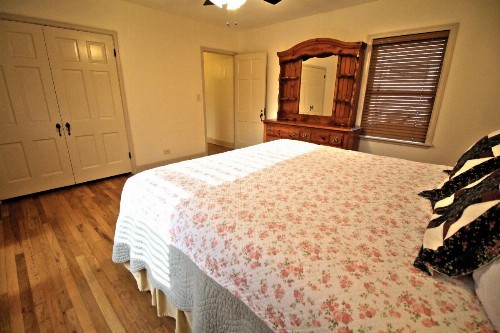 Peach Tree Inn & Suites - image 27