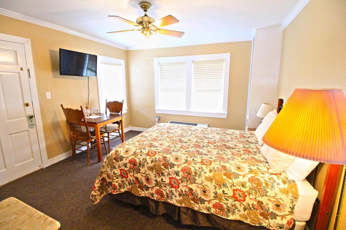 Peach Tree Inn & Suites - image 5