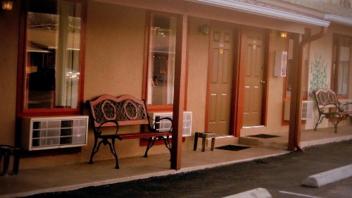Sunset Inn and Suites - image 13