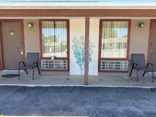 Sunset Inn and Suites - image 23