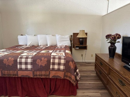 Sunset Inn and Suites - image 25