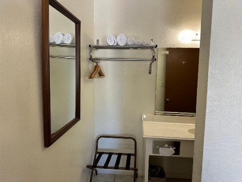 Sunset Inn and Suites - image 5