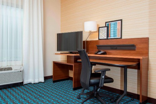 Fairfield Inn & Suites by Marriott Fredericksburg - image 10