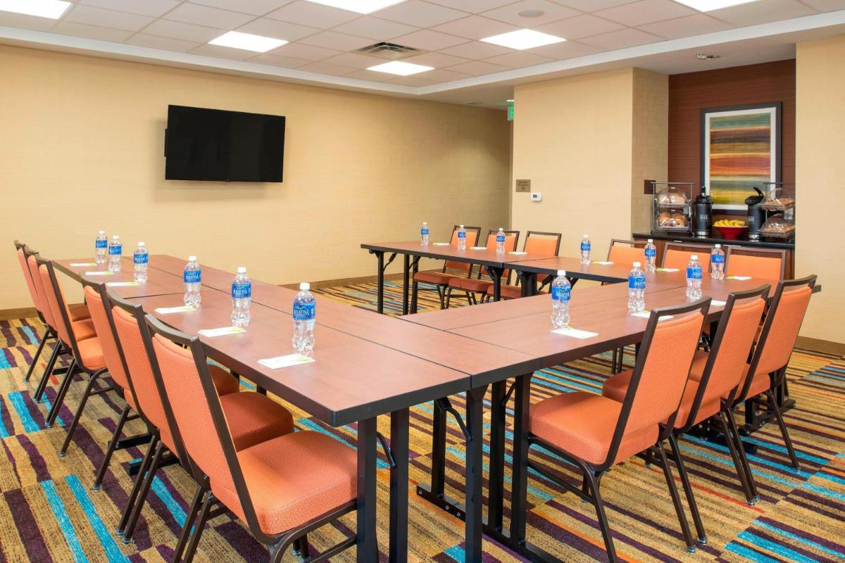 Fairfield Inn & Suites by Marriott Fredericksburg - image 3