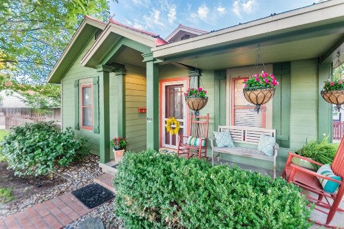 Agape Front Cottage - image 11