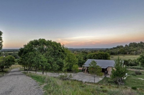 A Barn At The Quarry - image 14