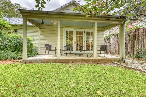 Eva's Guest House - image 8