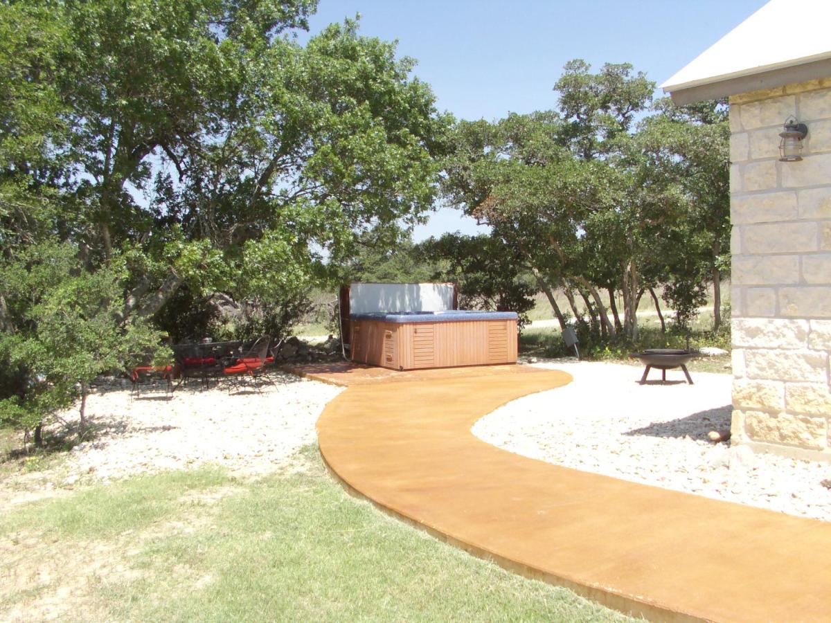 Breezy Hills Cottages - Moonlight Cottage - image 2