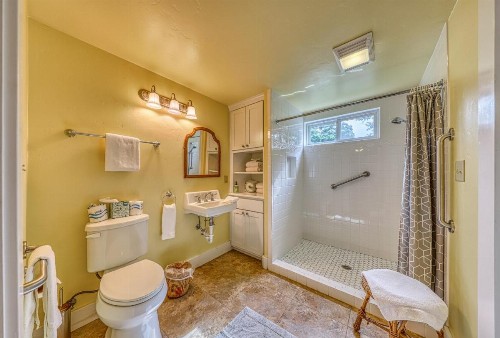 White Dairy Guesthouse - image 8