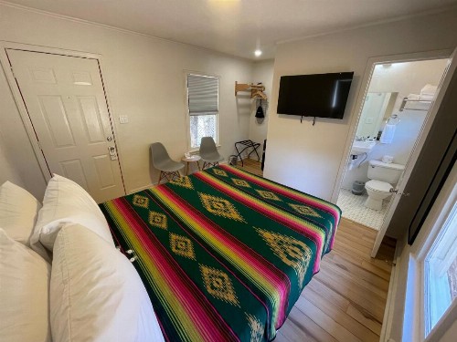 Frederick Motel - image 15