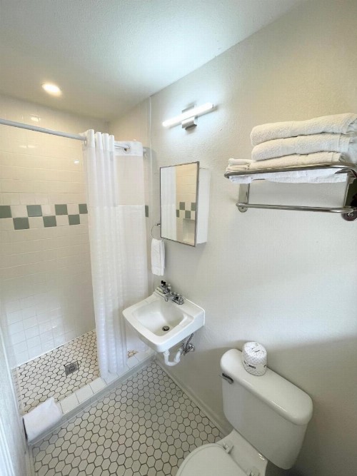 Frederick Motel - image 37