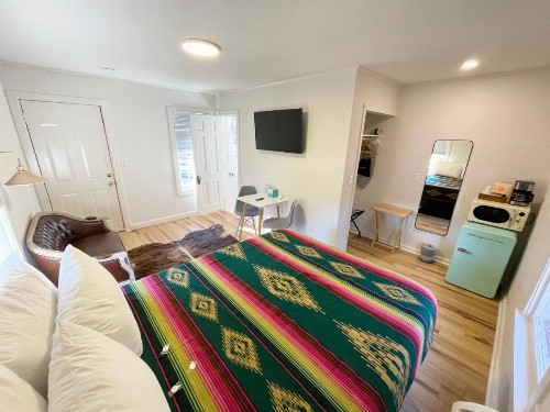 Frederick Motel - image 38