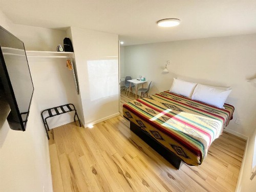 Frederick Motel - image 5