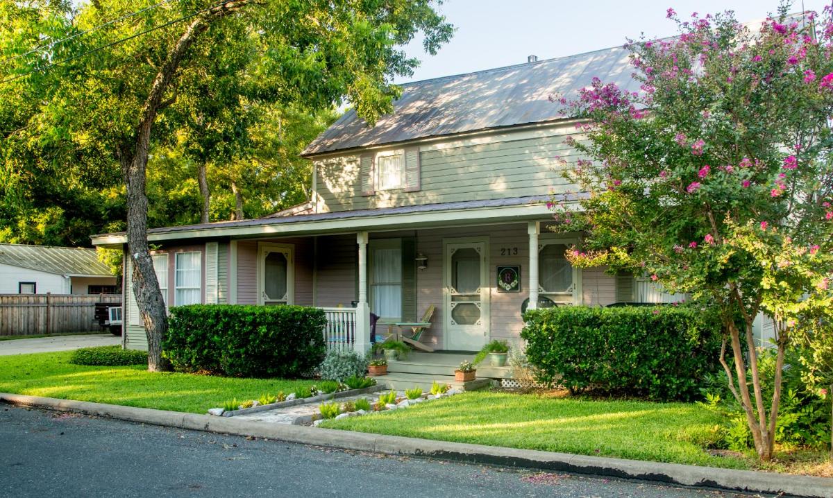 Studio B Guest House - main image