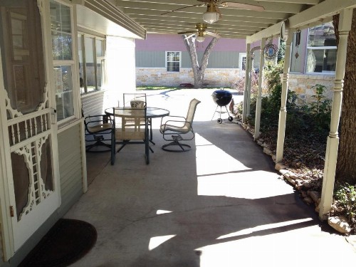 Studio B Guest House - image 12