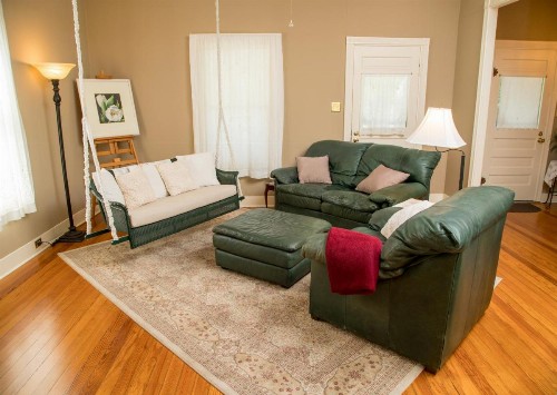 Studio B Guest House - image 17
