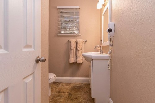 Country Inn & Cottages Motel - image 16