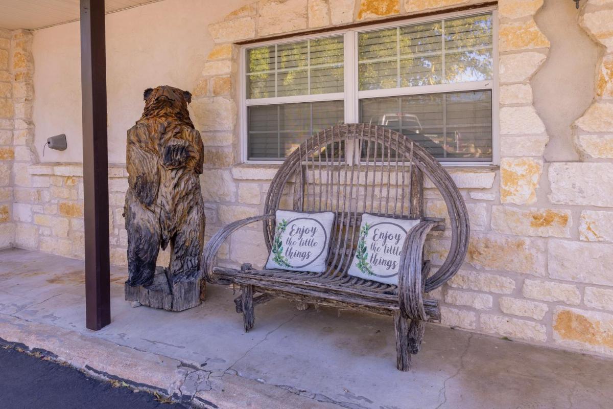 Country Inn & Cottages Motel - image 5