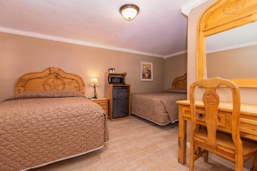 Country Inn & Cottages Motel - image 6